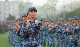 吃瓜网女子军训跳舞,军训跳舞瞬间走红网络