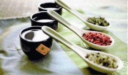 娱乐吃瓜酱中医养生,吃瓜之余，健康生活新主张